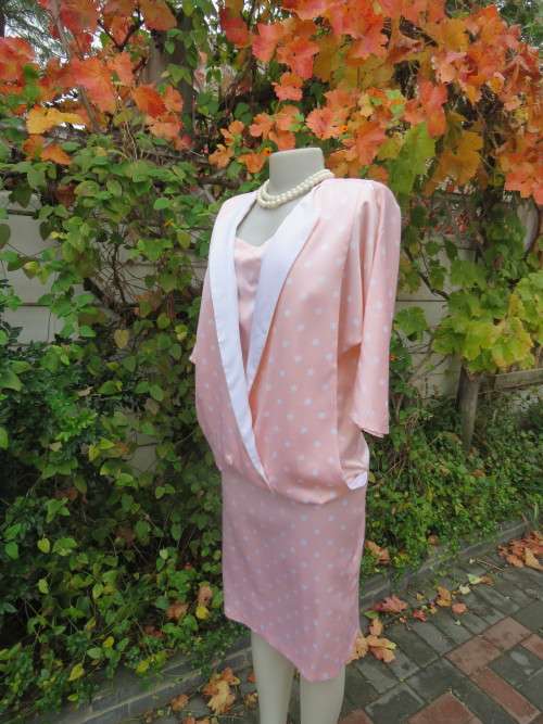 Soft peach colour vintage dress with white polkadots.Size 34/10.Silky polyester satin fabric.As new.
