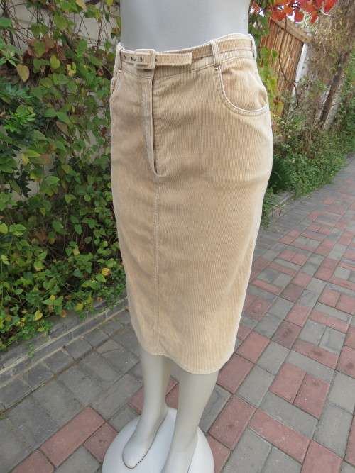 Chic wheat corduroy skirt by `YOU AND I` size 34/10. Pencil style.Slit at back.Good condition.