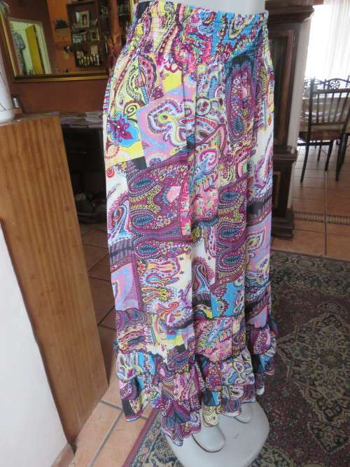 Maxi skirt in sheer polyester with lining.Size 36/12 by 'SENSATIONS'.New condition.
