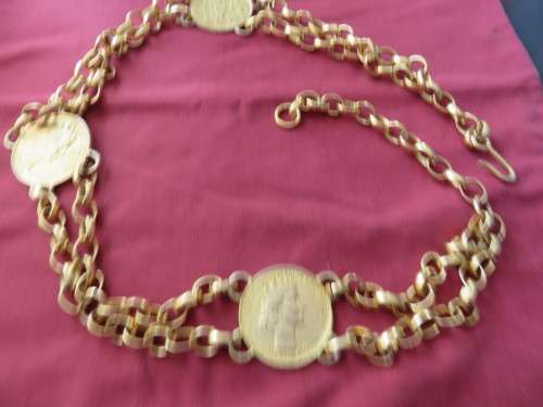 Amazing gold toned chain belt with double chain and 3 British coins.102 cm.New condition.