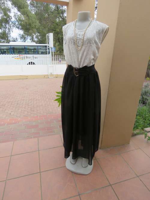 Fabulous floor length dress for evening wear or special occasion by 'OR' in size 46/22.Good cond.
