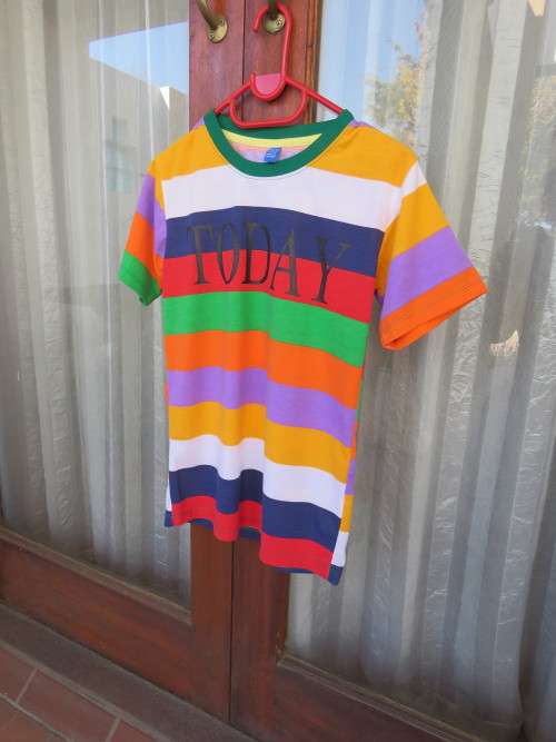 Playfull T-shirt in multicolour wide horizontal stripes with short sleeves.Size 30/6.New item.