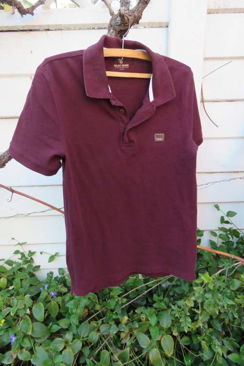 Dark maroon golf shirt with short sleeves by 'RELAY JEANS' in size S.In 100% cotton.As new.