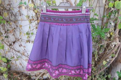 Pretty mauve colour knife pleated skirt for 11-12 yr old by TARGET.Zip at side.As new.