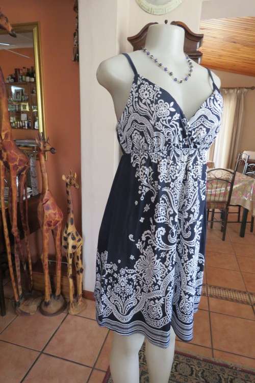 Strappy dress for summer on navy and white baroque print.Size 34/0 by MEILING FASHION.As new.