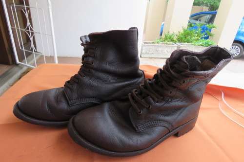 Pair of SADF genuine leather brown ex army boots by 'Bagshaw' in size 8.