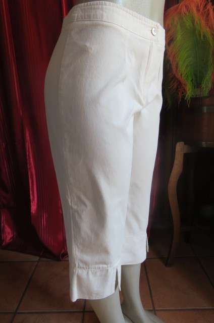 Savvy white 100% cotton cropped pants by 'Calabash' in size 34/10. No stretch.