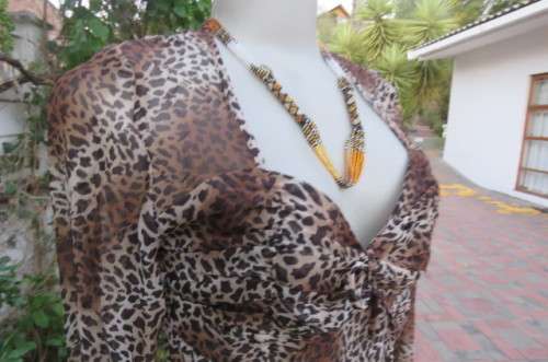 Animal print long sleeve top in brown/beige Size 36/12.by OASIS.Creased polyester.As new
