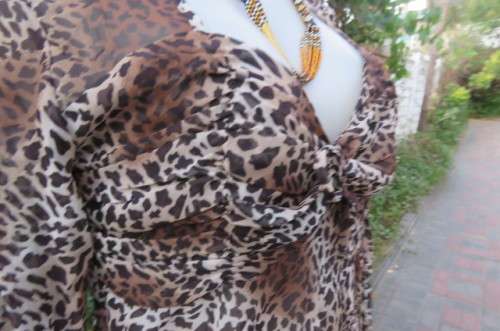 Animal print long sleeve top in brown/beige Size 36/12.by OASIS.Creased polyester.As new