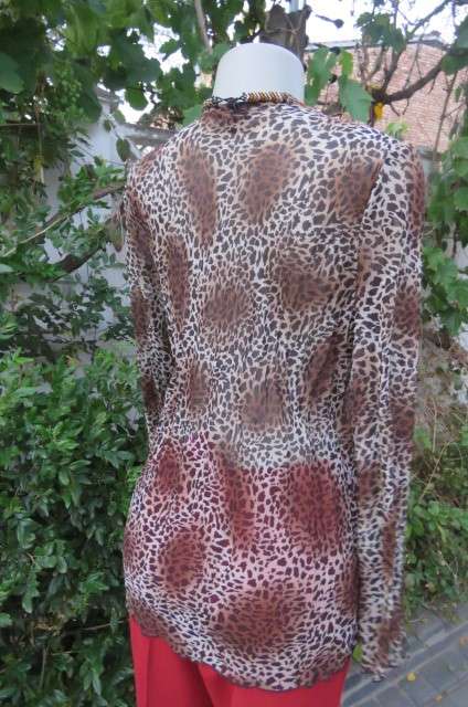 Animal print long sleeve top in brown/beige Size 36/12.by OASIS.Creased polyester.As new