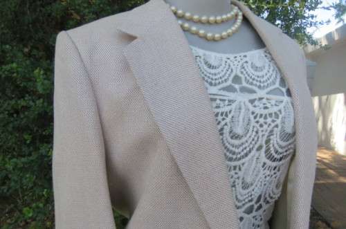 Best Quality 2 piece 'Carducci' skirt suit in size 37/13. Fully lined. With original belt.