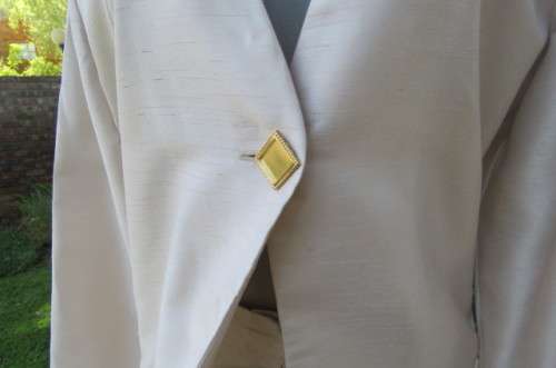 Amazing 2 piece pant suit by 'Esseence' in pear colour size 34/10. High waist pants with skinny legs