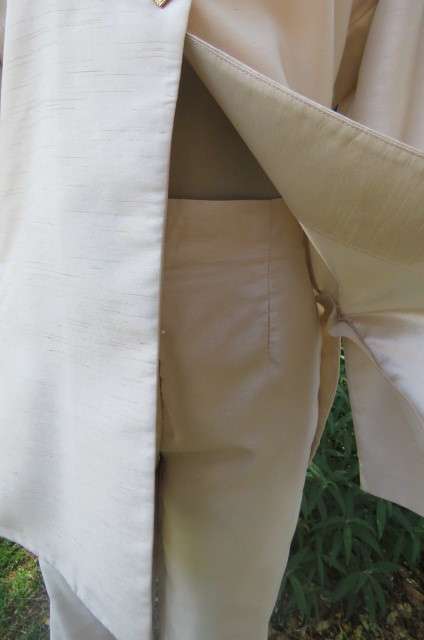 Amazing 2 piece pant suit by 'Esseence' in pear colour size 34/10. High waist pants with skinny legs
