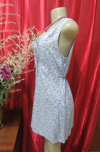 Cool short summer dress in blues and violet tiny floral pattern by 'Foshini' in size 36/12.Good cond