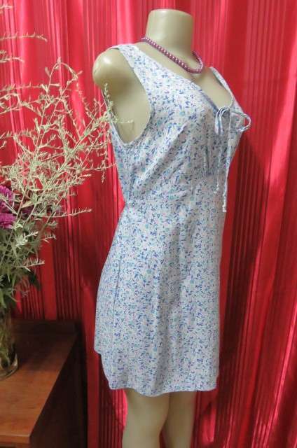 Cool short summer dress in blues and violet tiny floral pattern by 'Foshini' in size 36/12.Good cond
