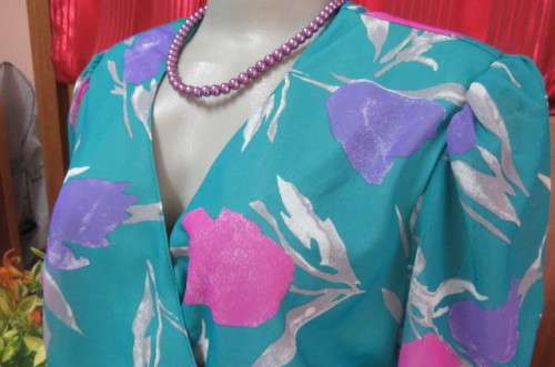 Amazing 'Delswa' vintage dress with permanent pleated skirt size 41/17. Will fit size 40 but loose.