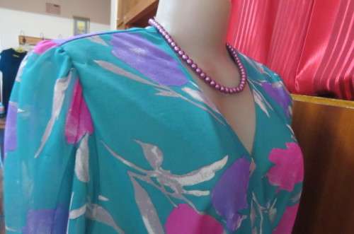 Amazing 'Delswa' vintage dress with permanent pleated skirt size 41/17. Will fit size 40 but loose.