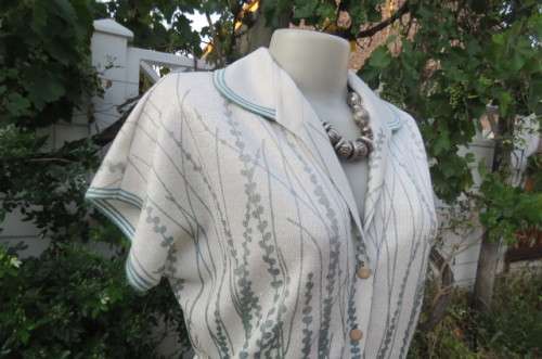 High quality 'Marc Oliver' used vintage 2 piece beige skirt and top outfit size 40/16.