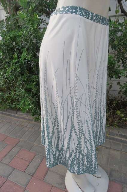 High quality 'Marc Oliver' used vintage 2 piece beige skirt and top outfit size 40/16.