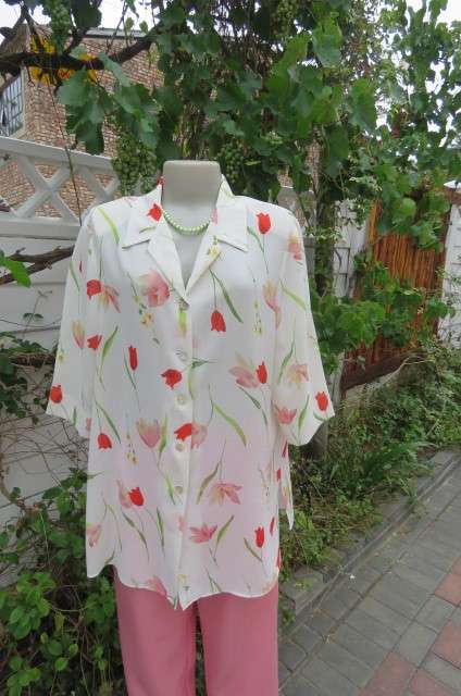 Tastefully patterned cream top size 40/16 with tulips in dark crimson and peach. By 'Penny C'.