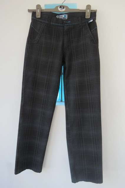 Black and grey check pants by `Red` for boy of 11 to 12 years old. Pockets back and front.