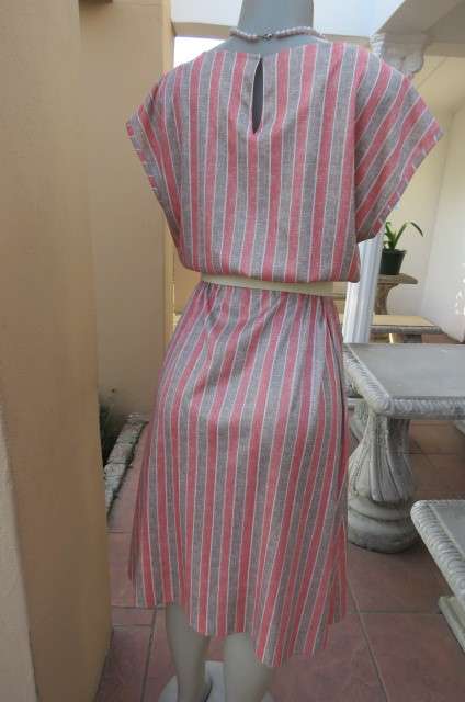 Amazing vintage dress by 'Miss Lynn by Manhattan' size 38/14. In 100% wash+wear polyester. As new.
