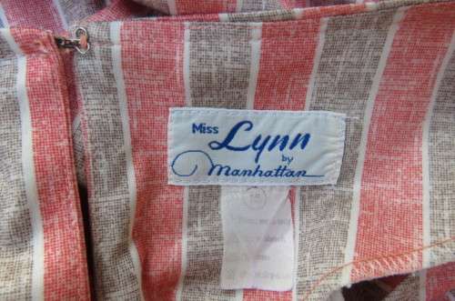 Amazing vintage dress by 'Miss Lynn by Manhattan' size 38/14. In 100% wash+wear polyester. As new.