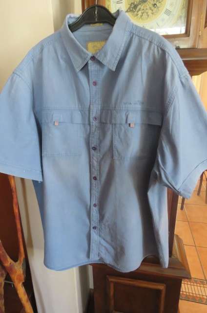 Blue classic fit Buffalo Creek Men's short sleeve shirt in size 2XL 100% cotton. Two front sleeves.