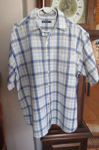 High quality Men's 'Pro Spirit' short sleeve casual shirt. In blue and white check size Large.