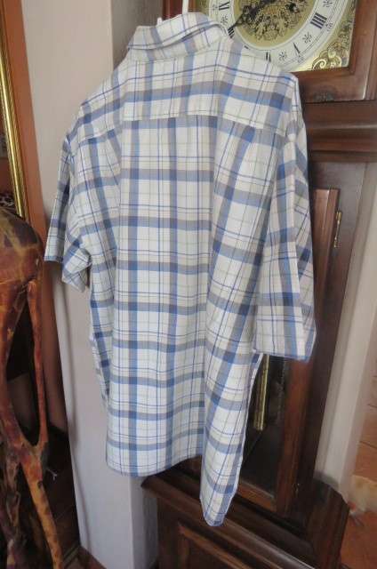 High quality Men's 'Pro Spirit' short sleeve casual shirt. In blue and white check size Large.