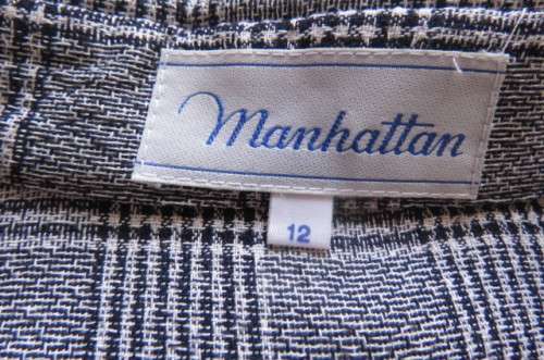 Top of the line vintage dress in black + white classic check pattern size 36/12 by 'Manhattan'.