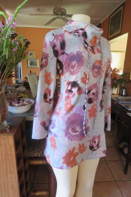 Smart bodycon mini dress with long sleeves size 34/10 by 'Image Smart'. In stretch jersey polyester.