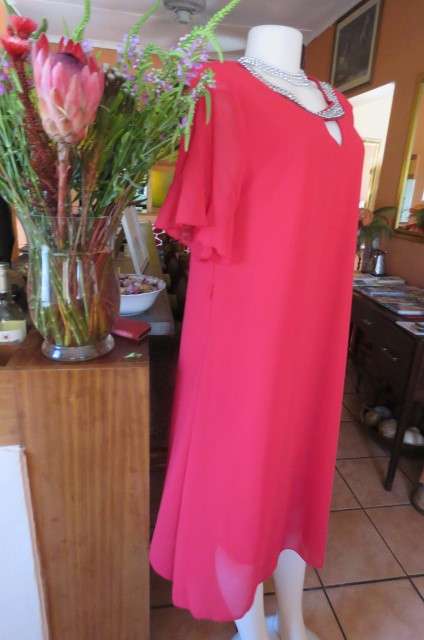 Fabulous special occasion A-line dress in dark red by 'Cindalina' in size 40/16.