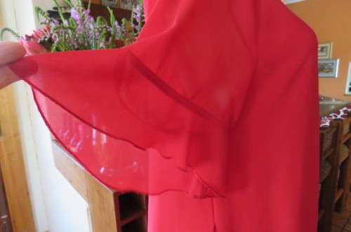 Fabulous special occasion A-line dress in dark red by 'Cindalina' in size 40/16.