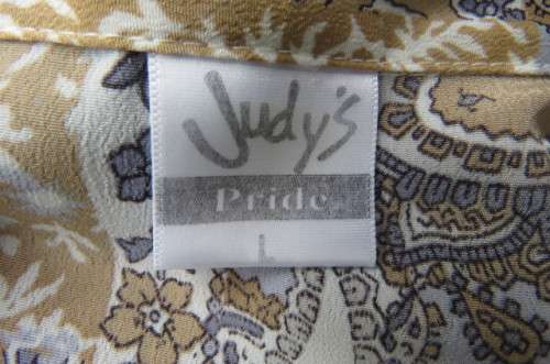 Paisley patterned soft blue, beige, grey and white button down top with open collar size 46/22.