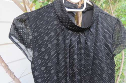 Smart little black with smart casual dress for 14 to 15 year old girl size 28/4. Capped sleeves.