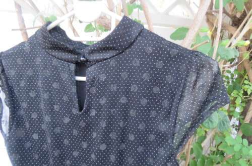 Smart little black with smart casual dress for 14 to 15 year old girl size 28/4. Capped sleeves.