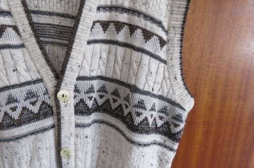 Men's smart knitted waistcoat in cream and brown in size Medium-chest 110 cm.
