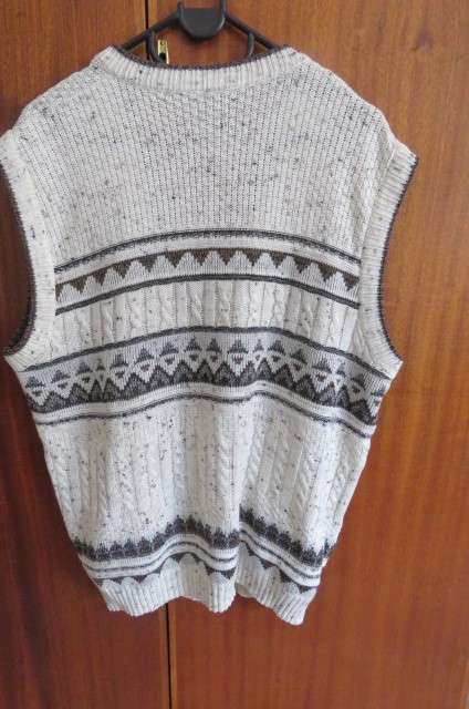 Men's smart knitted waistcoat in cream and brown in size Medium-chest 110 cm.