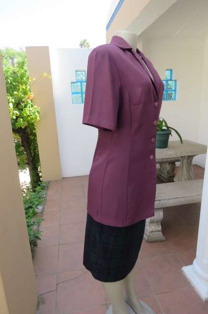 Smart long tailored mulberry colour short sleeve summer jacket size 34/10. In 100% polyester.