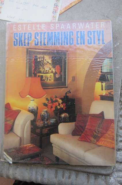 Skep stemming+styl deur Estelle Spaarwater. Binneversiering vir die hele huis. Ook ligte en spieels.