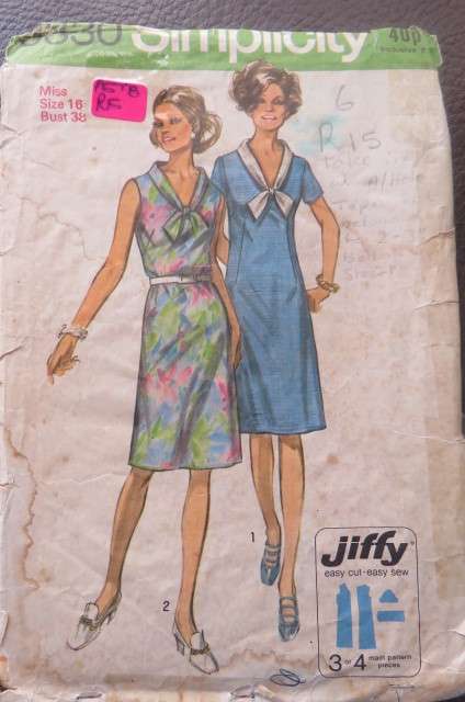 Simplicity sewing pattern 9330 in size 38. Good condition.