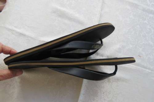 Pair of flip flop Men`s sandels by `Fox` in size 8. Used but good for everyday wear.
