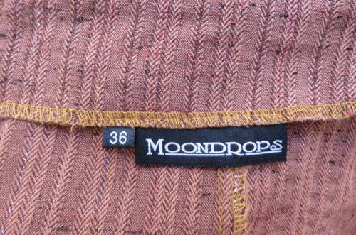 Totally on trend golden brick colour paneled skirt in kick out style. Textured polycotton size 36/12