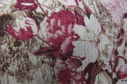 Fabulous short sleeve top in cream,mulberry and brown in diamond pattern blocks. Size 44/20.