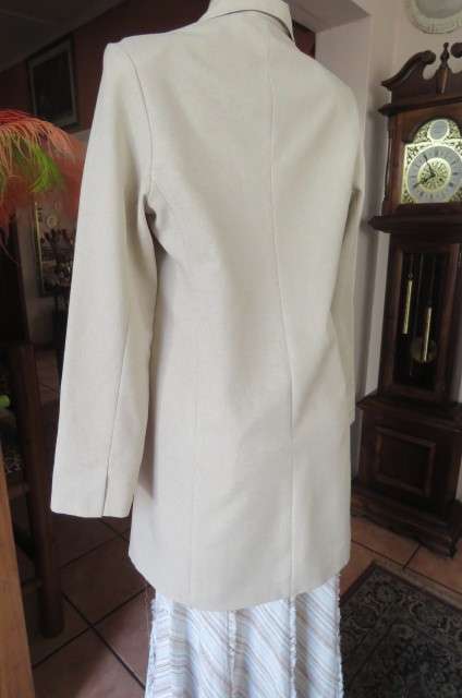 State of the Art tailored long sleeve jacket in beige with mottled effect. Size 36/12 by COLOSSEUM.