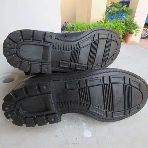 Pair of SADF genuine leather boots in size 5.5 by DWS issued in 2012. Soft uppers. New condition