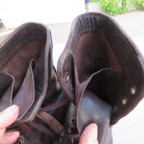 Pair of SADF genuine brown leather boots in size 8 .By MGS issued 2005. Army size 262W