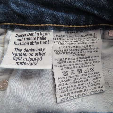 Ultra sexy denim shorts in size 30/6 by FRESH MADE. Distressed look in cotton with some stretch.