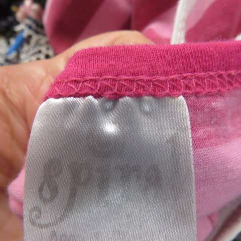 Sexy little capped sleeve top in horizontal stripes in pinks.Scooped neckline. Size 32/8.As new
